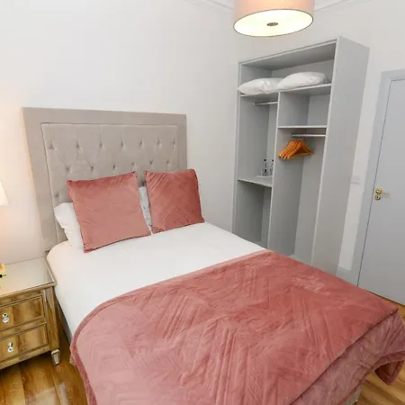 At The Old Barracks 3* أثنراي