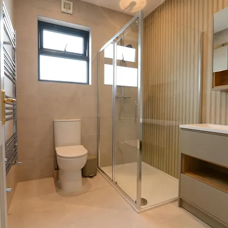 At The Old Barracks 3* أثنراي