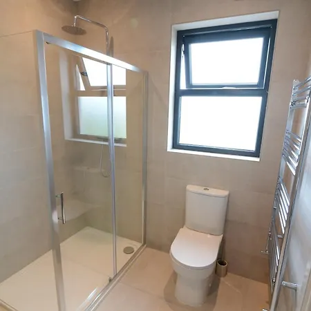 بيت ضيافة At The Old Barracks