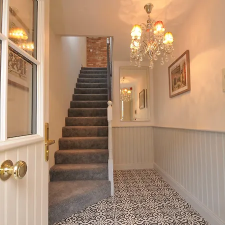 بيت ضيافة At The Old Barracks أثنراي