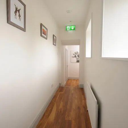 At The Old Barracks أثنراي