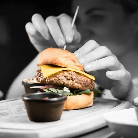 At The Old Barracks بيت ضيافة