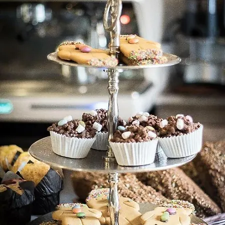 At The Old Barracks 3* أثنراي