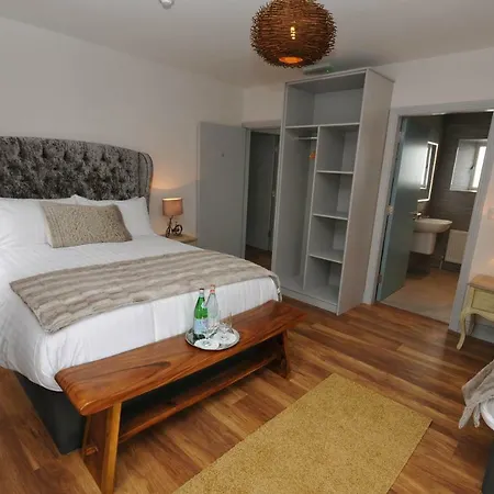 At The Old Barracks 3* Athenry