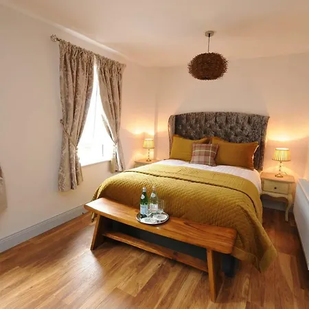 بيت ضيافة At The Old Barracks 3*