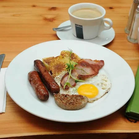 At The Old Barracks أثنراي