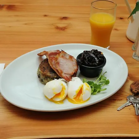 At The Old Barracks بيت ضيافة