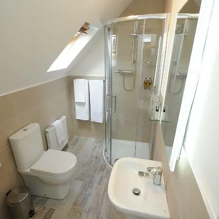 At The Old Barracks بيت ضيافة أثنراي